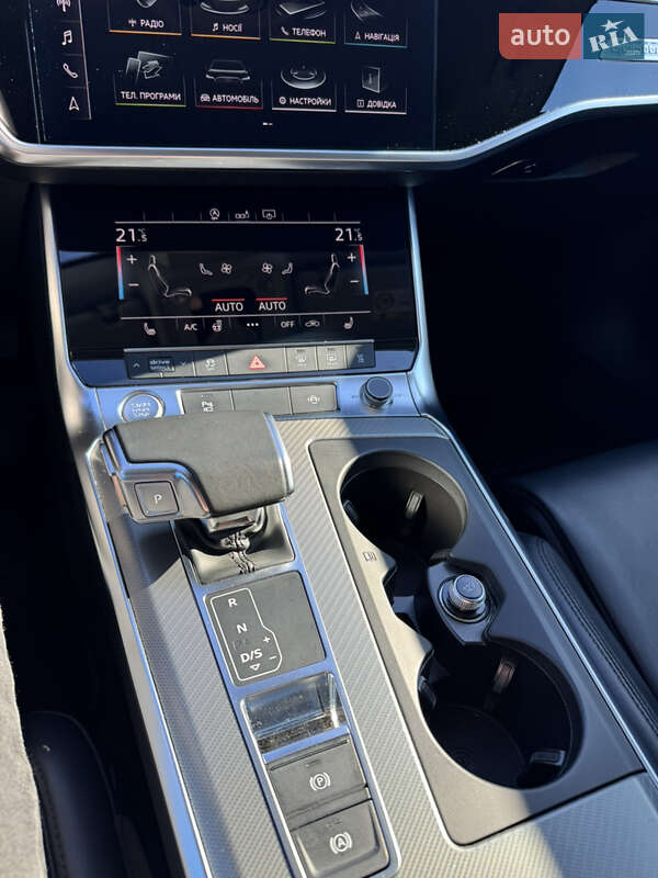 Седан Audi A6 2019 в Вараше