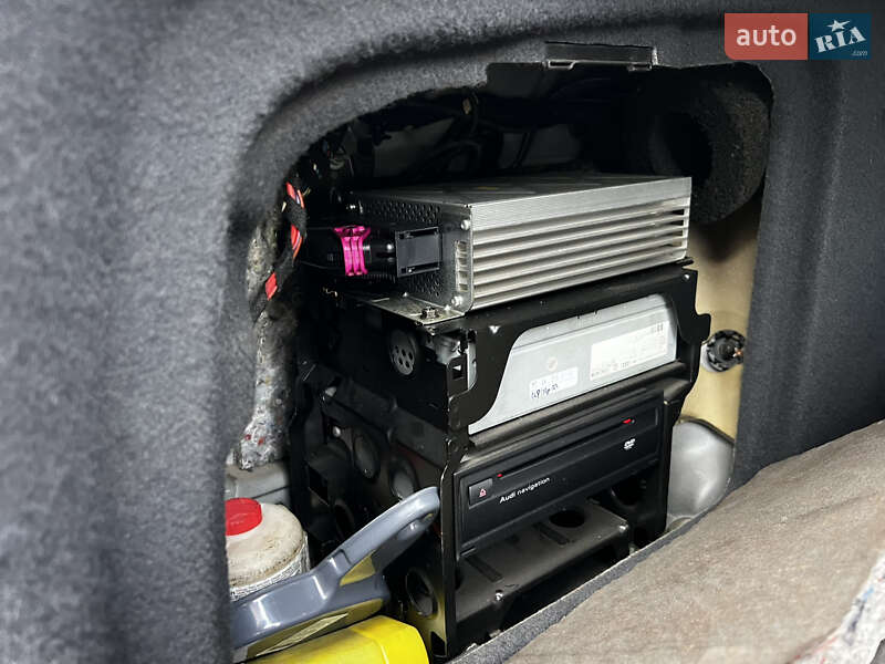 Седан Audi A6 2004 в Днепре