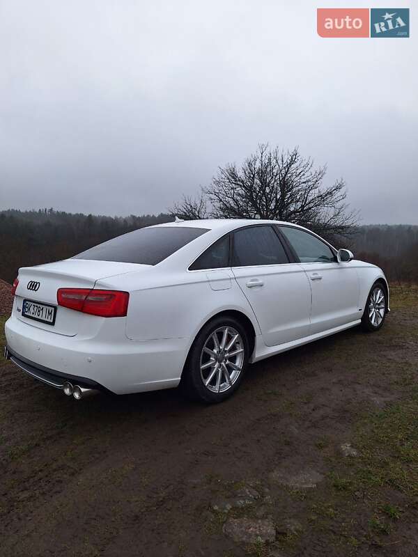 Седан Audi A6 2014 в Ровно