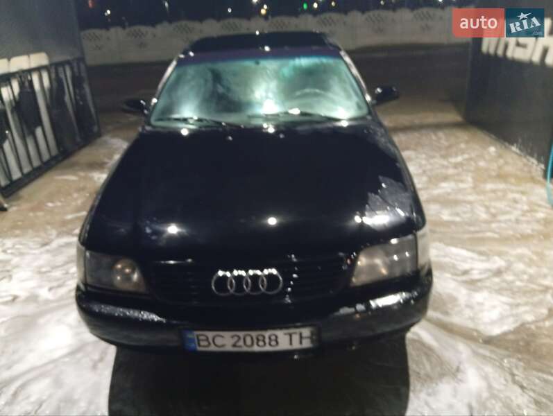 Седан Audi A6 1995 в Жовкве