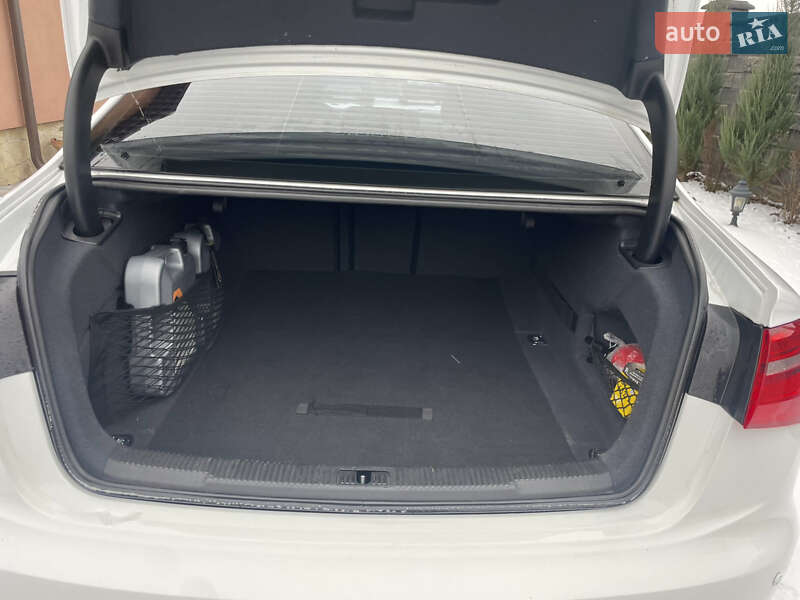 Седан Audi A6 2014 в Ровно