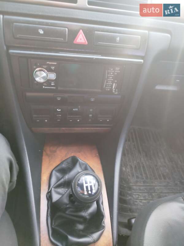Седан Audi A6 1997 в Брацлаві