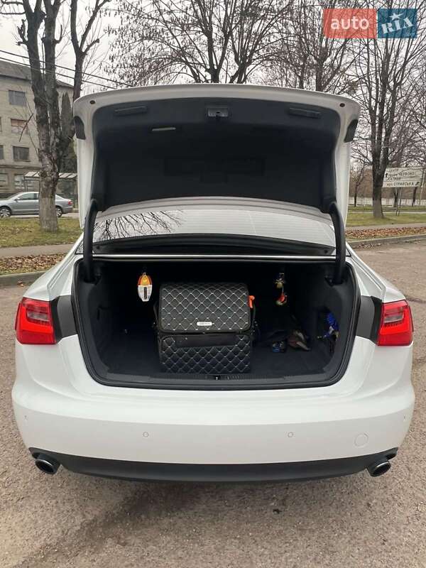 Седан Audi A6 2014 в Львові