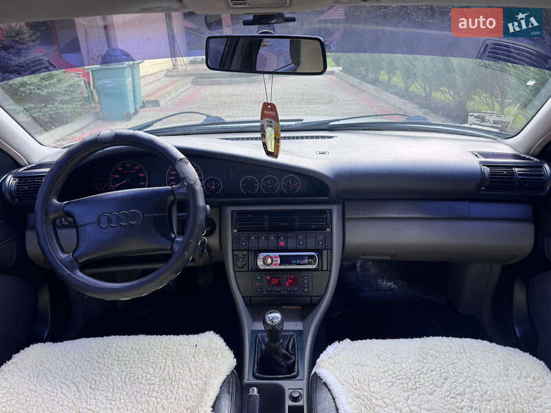 Седан Audi A6 1996 в Маневичах