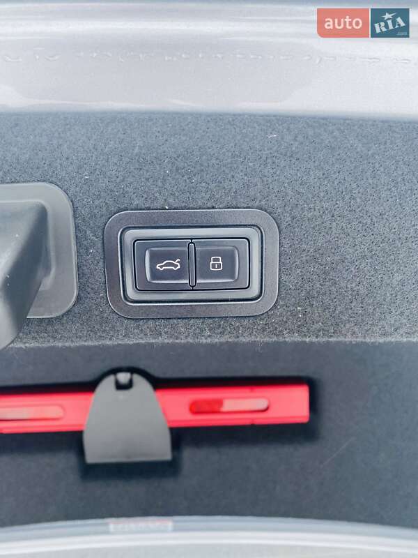 Седан Audi A6 2016 в Новояворівську