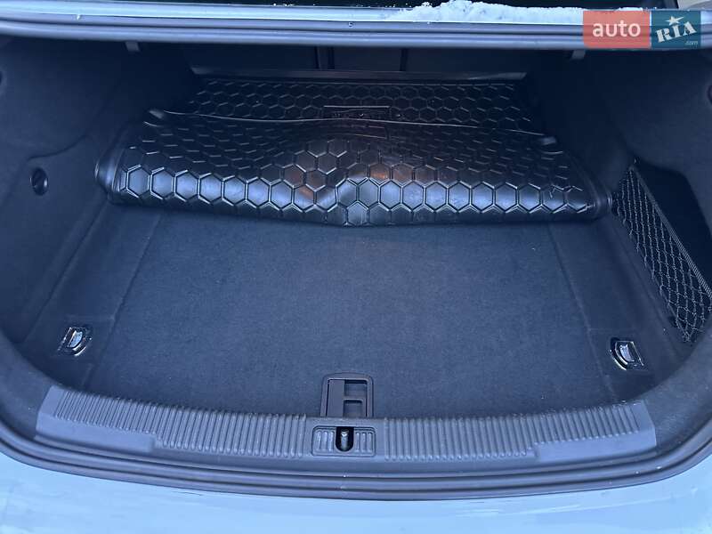 Седан Audi A6 2015 в Охтирці