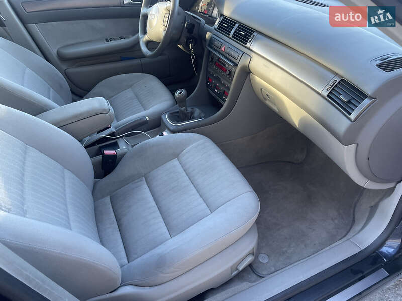 Седан Audi A6 2002 в Надворной