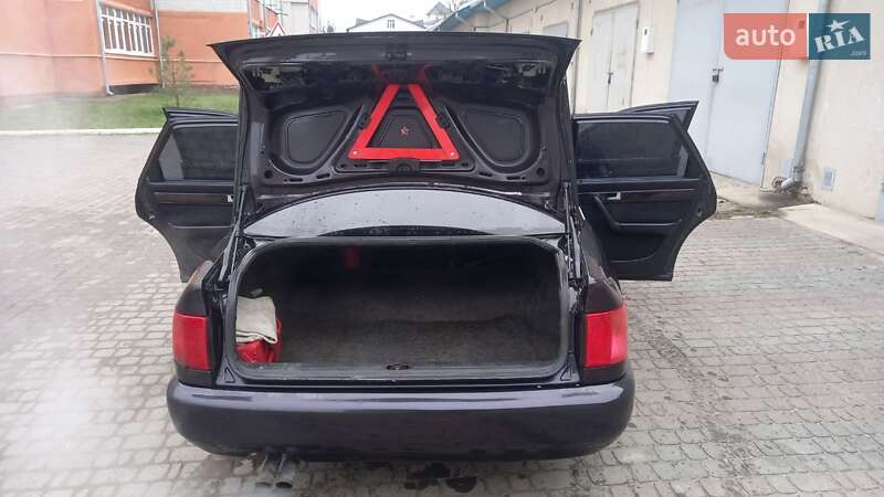 Седан Audi A6 1995 в Чорткове