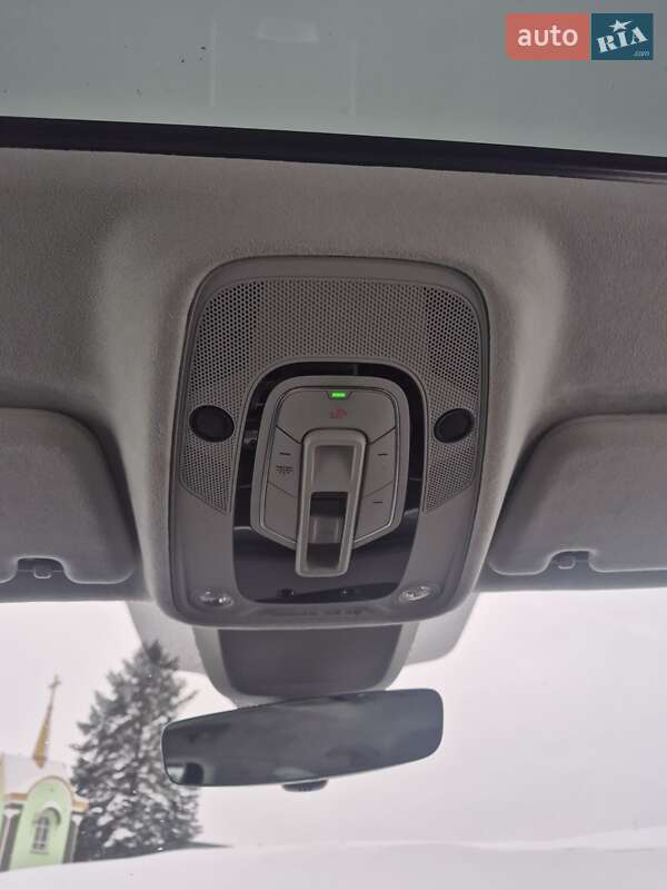 Седан Audi A6 2022 в Львове