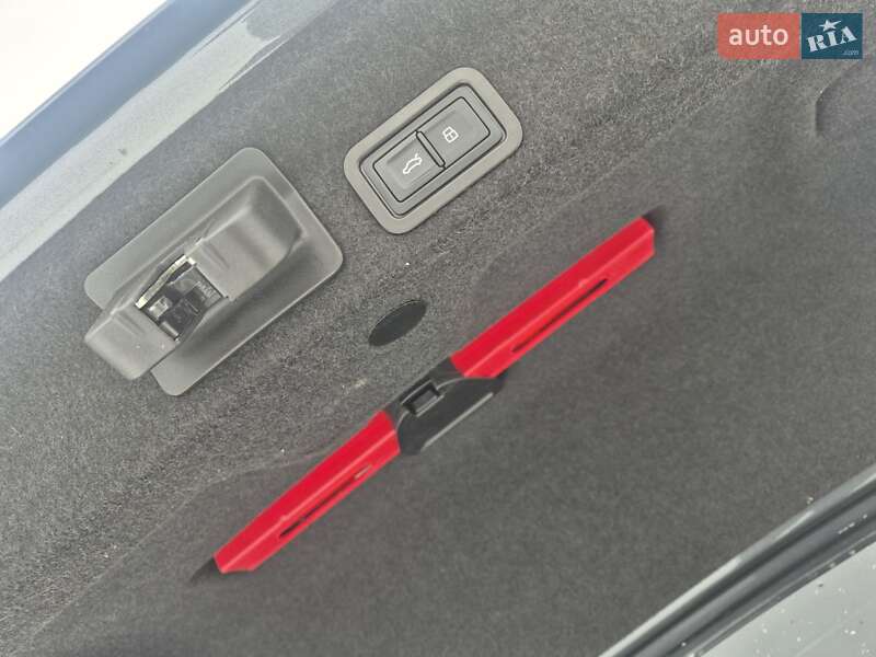 Седан Audi A6 2022 в Львове