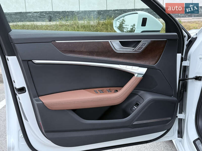 Седан Audi A6 2021 в Сумах