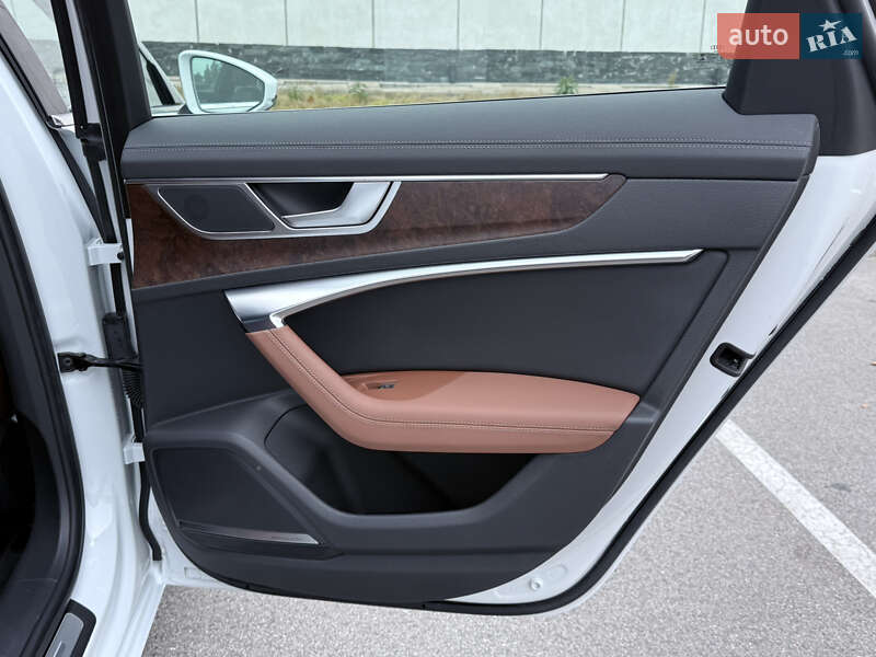 Седан Audi A6 2021 в Сумах