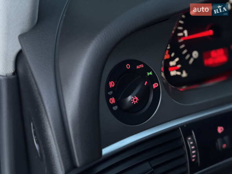 Седан Audi A6 2006 в Сарнах