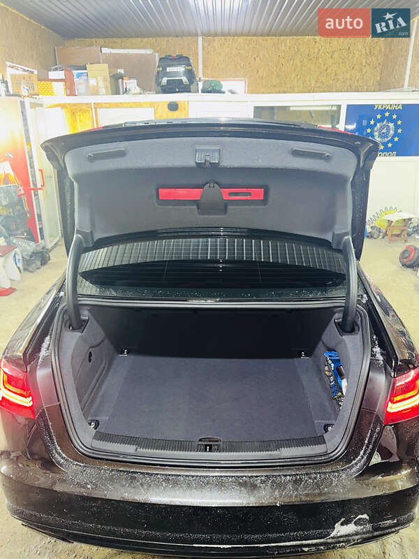 Седан Audi A6 2013 в Новой Водолаге