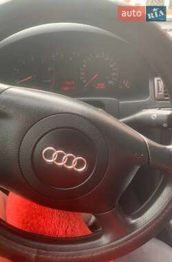 Седан Audi A6 2000 в Березному