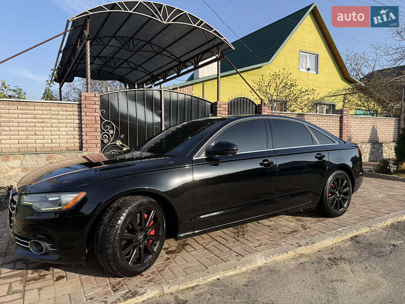 Седан Audi A6 2013 в Каневі