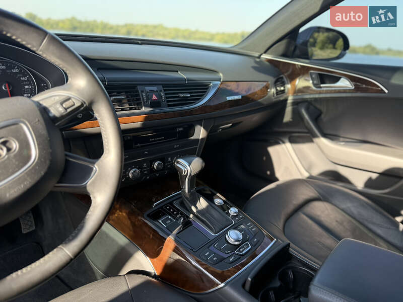 Седан Audi A6 2013 в Каневі