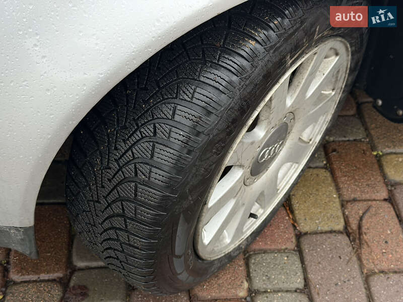 Седан Audi A6 1998 в Тячеві