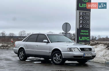 Седан Audi A6 1995 в Жовкві