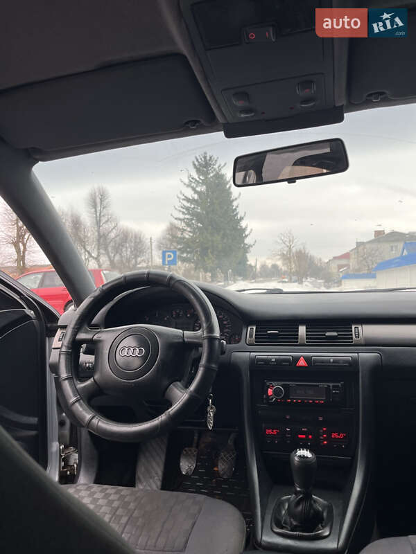 Седан Audi A6 1999 в Радивиліві