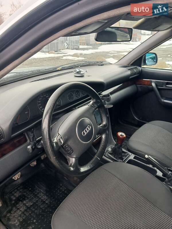 Седан Audi A6 1996 в Кельменцях