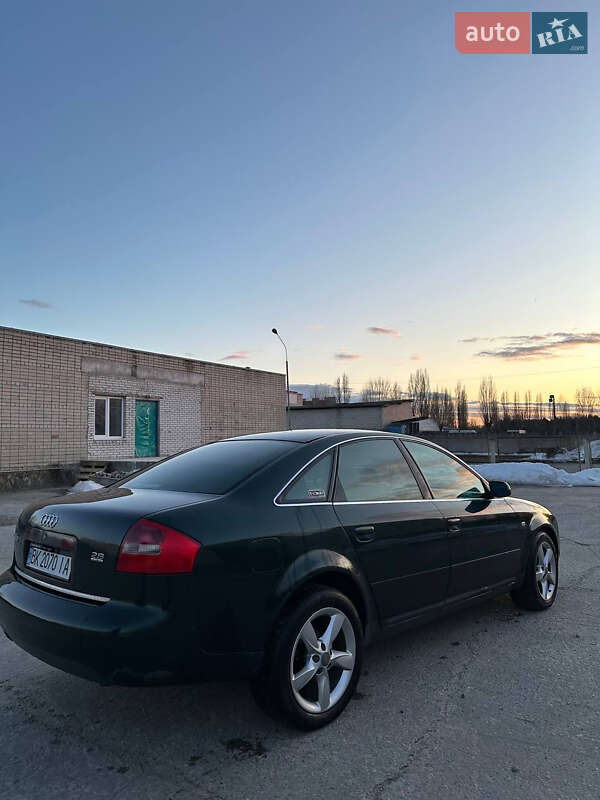 Седан Audi A6 2001 в Вараше