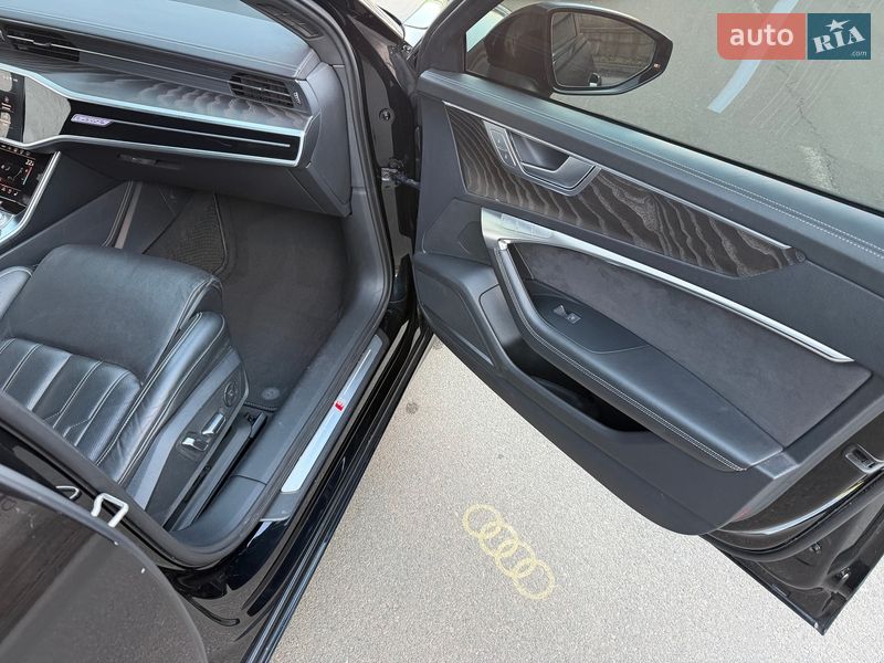 Седан Audi A6 2022 в Киеве