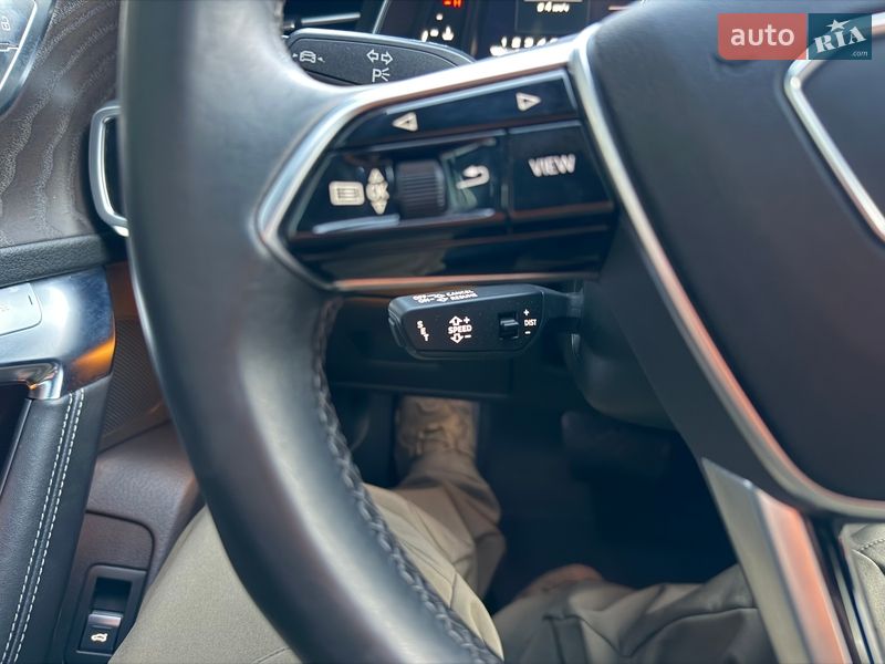 Седан Audi A6 2022 в Киеве