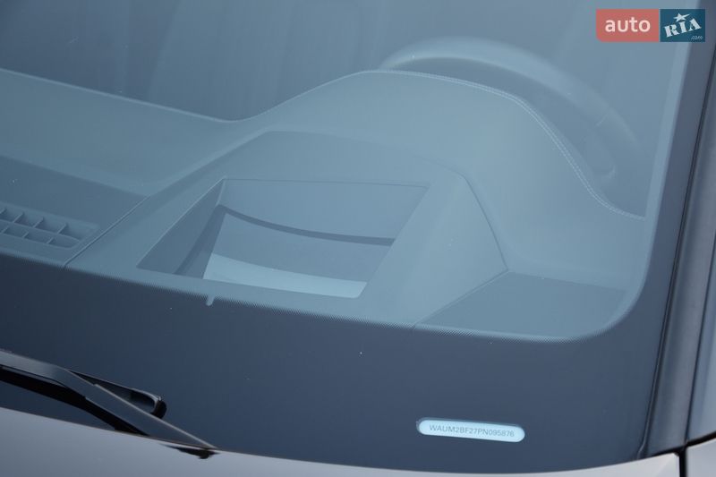Седан Audi A6 2023 в Львове