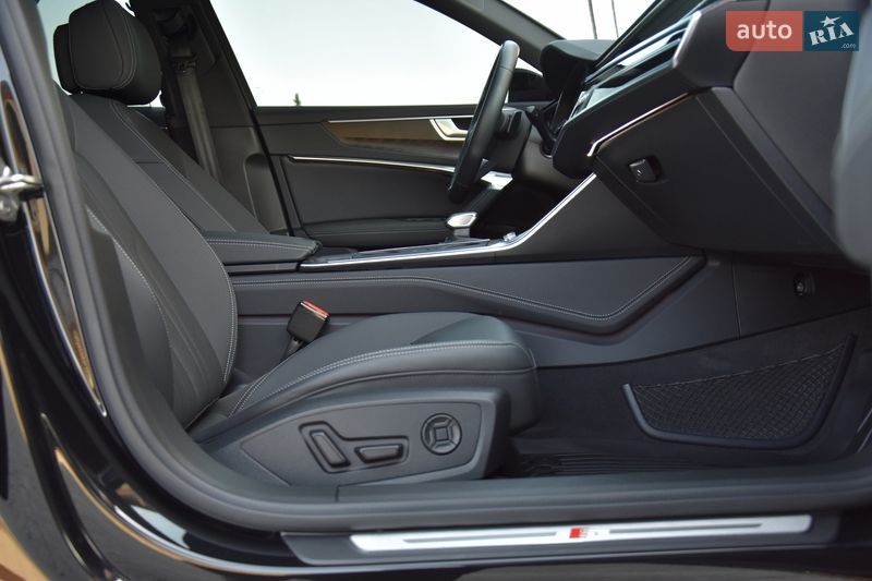 Седан Audi A6 2023 в Львове