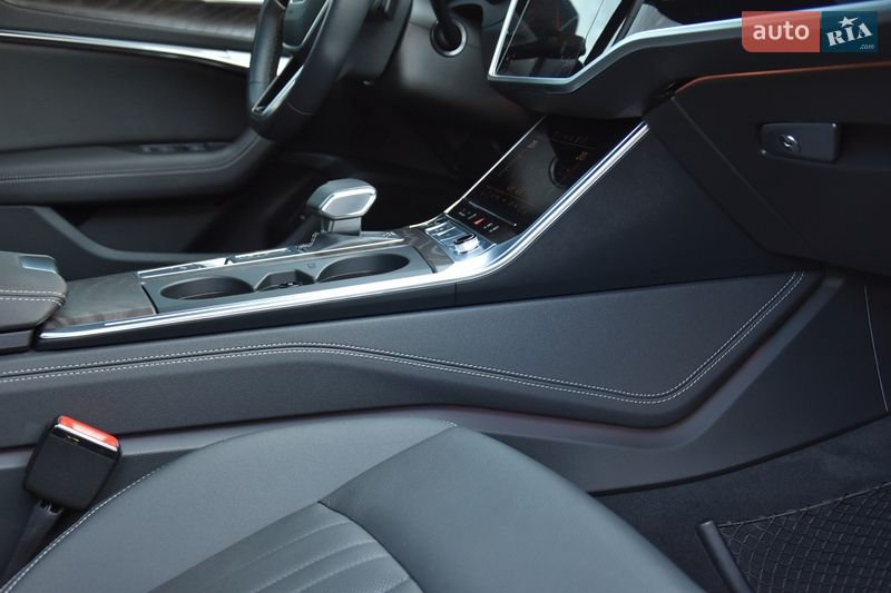 Седан Audi A6 2023 в Львове