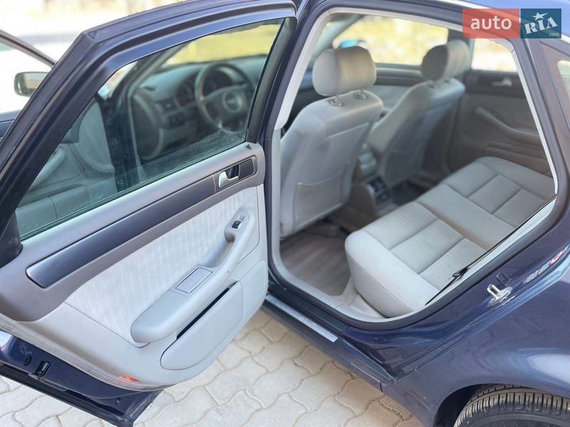 Седан Audi A6 2002 в Надворной