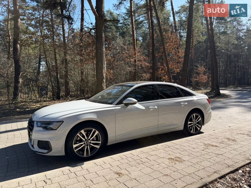 Седан Audi A6 2022 в Львове
