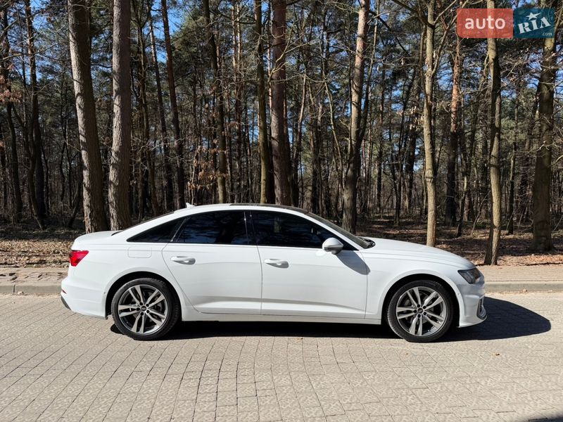 Седан Audi A6 2022 в Львове