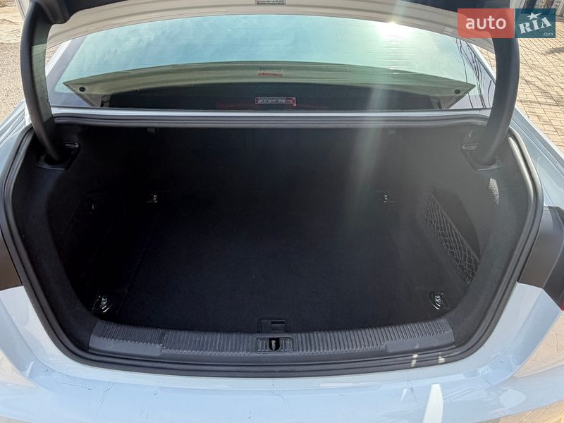 Седан Audi A6 2015 в Одессе