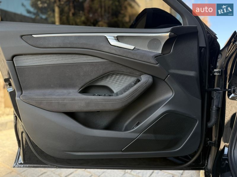 Седан Audi A6 2025 в Львове