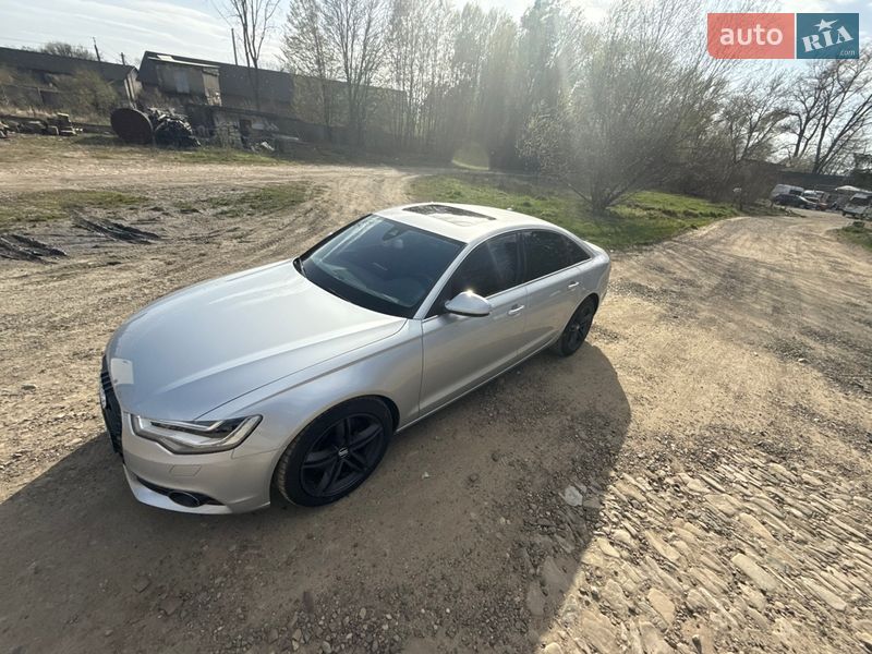 Седан Audi A6 2013 в Сторожинце