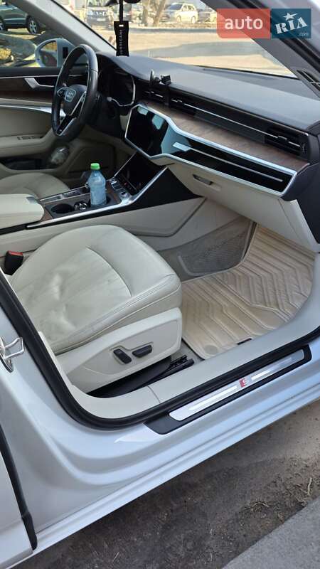 Седан Audi A6 2018 в Киеве