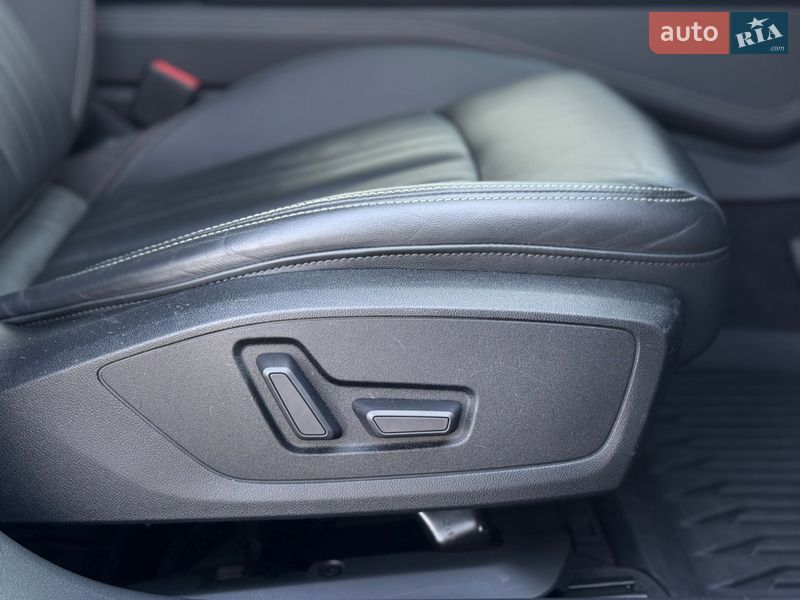 Седан Audi A6 2018 в Киеве