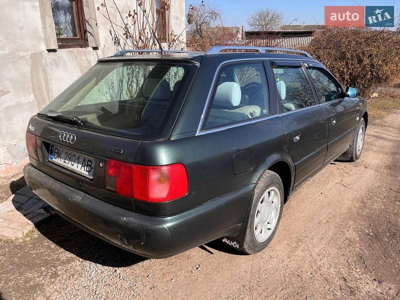 Универсал Audi A6 1996 в Остроге