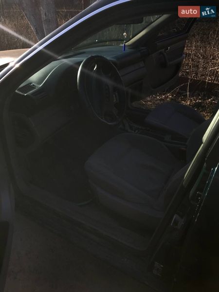 Седан Audi A6 1995 в Шполі