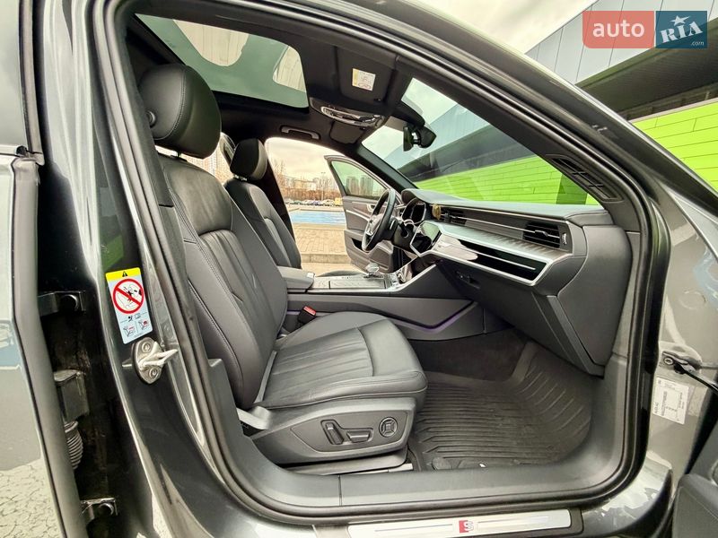 Седан Audi A6 2022 в Киеве