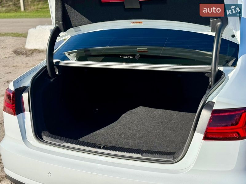 Седан Audi A6 2016 в Краснограді