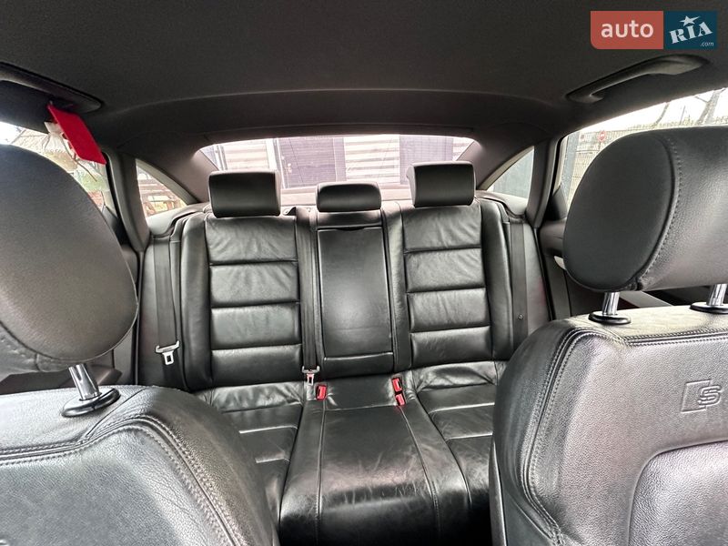Седан Audi A6 2010 в Иршаве