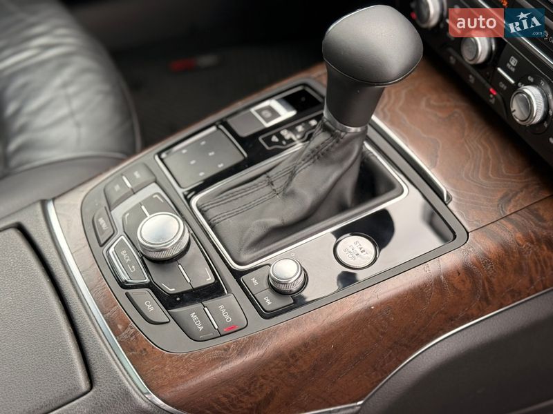 Седан Audi A6 2013 в Дубровице