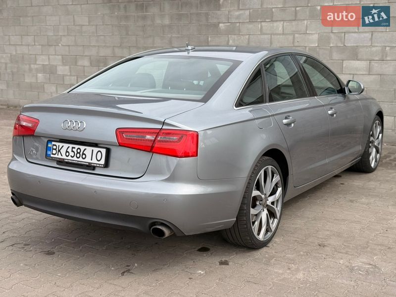 Седан Audi A6 2013 в Дубровице