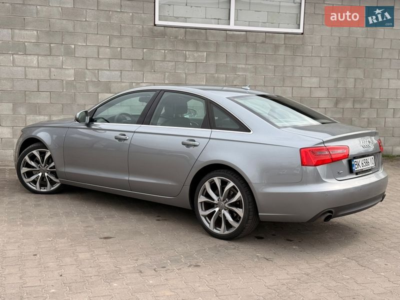 Седан Audi A6 2013 в Дубровице