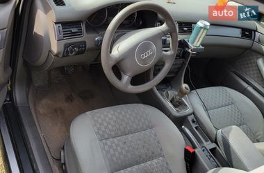 Седан Audi A6 2001 в Березному