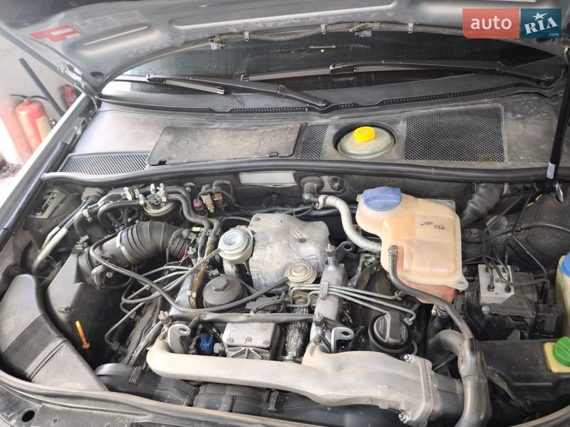 Універсал Audi A6 1999 в Вараші