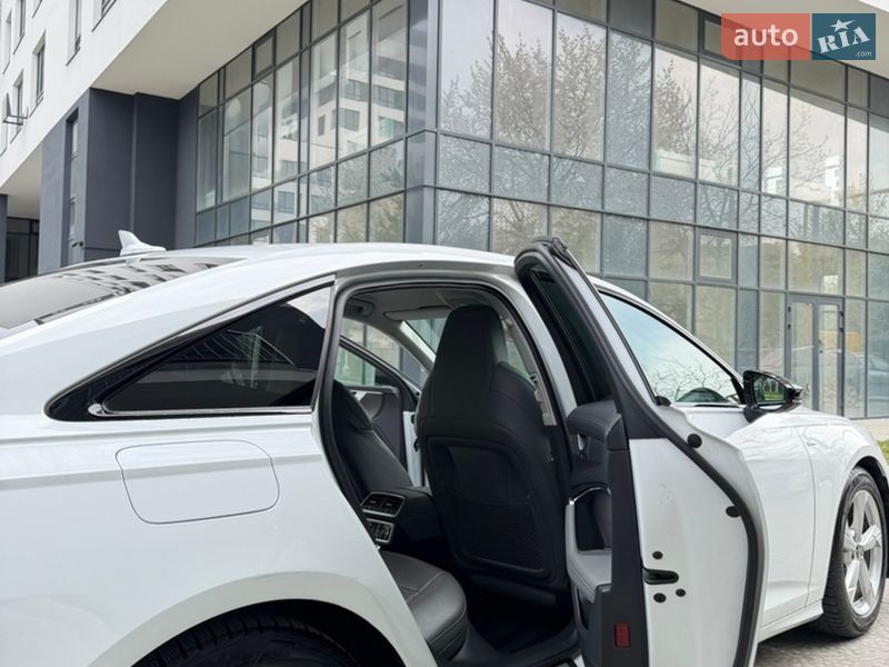 Седан Audi A6 2020 в Львові